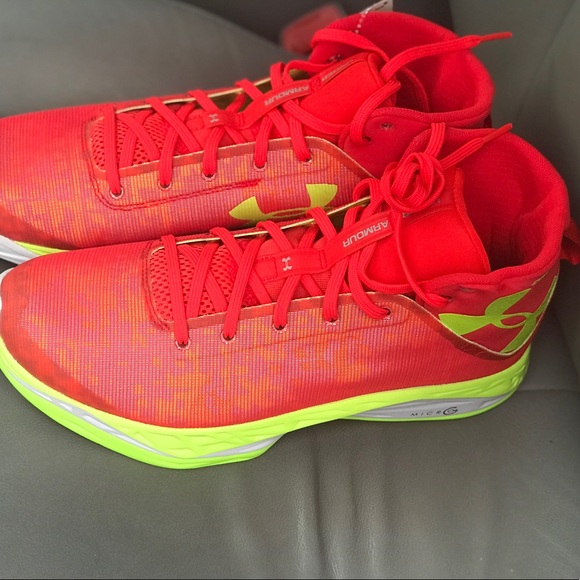 Under Armour Athletics Shoe For Men Size 10 New - Picture 2 of 8